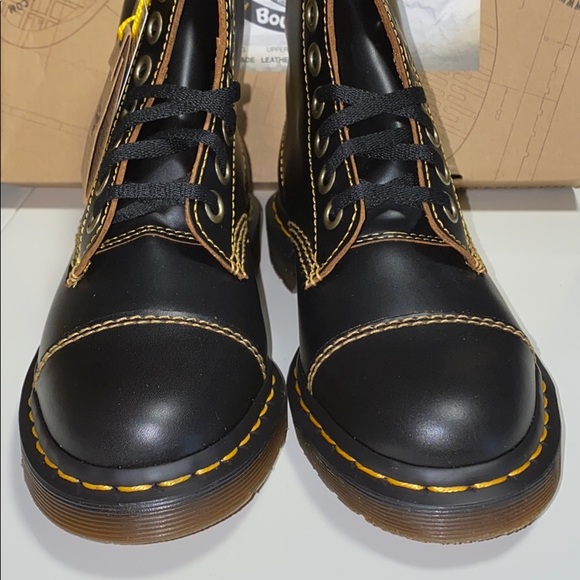 Dr. Martens | Shoes | Auth Nib Dr Martens Capper Vintage Leather Boots ...